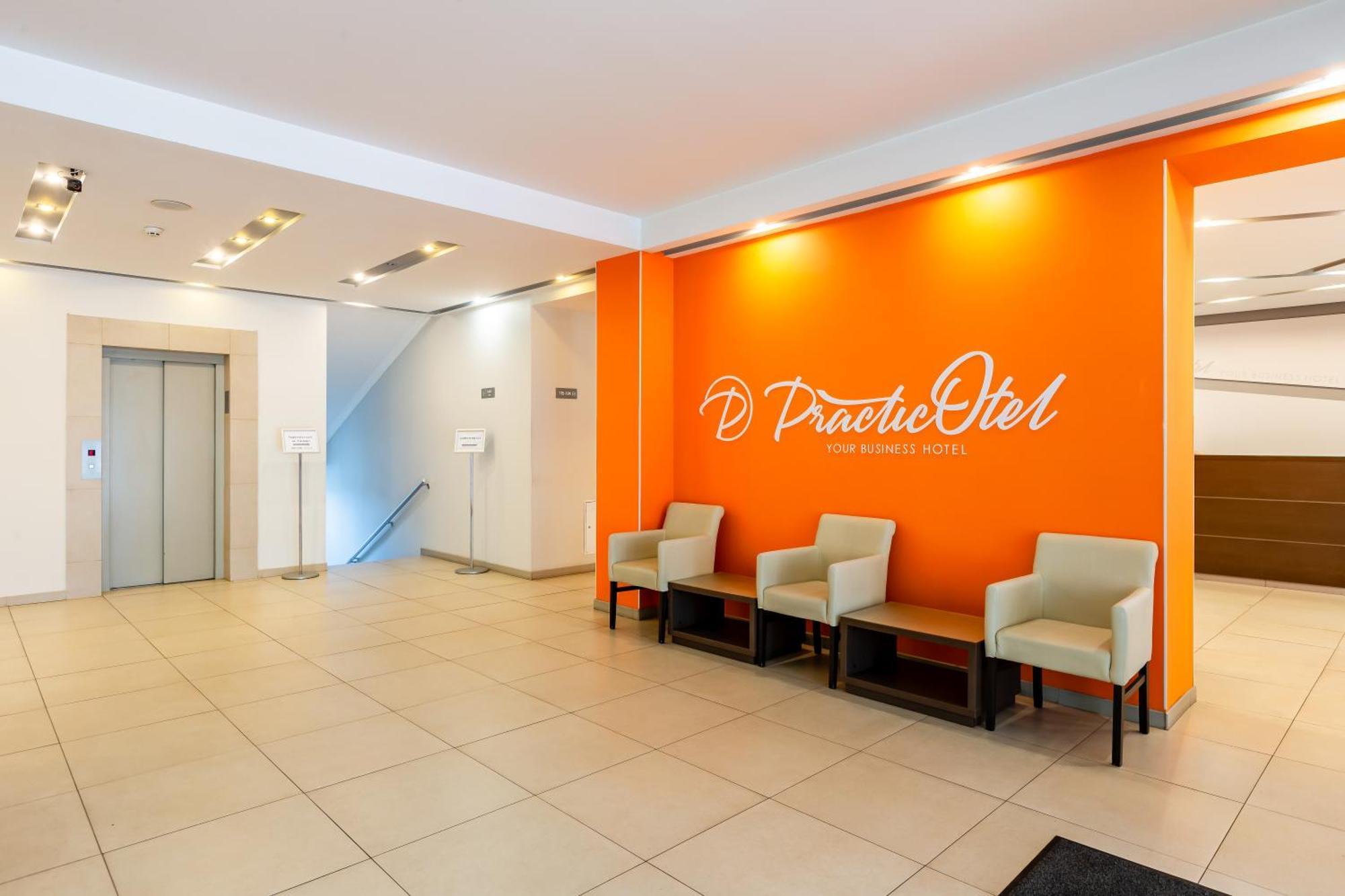 Practicotel Kiev Exteriör bild